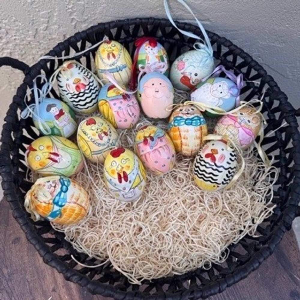 VTG Hand Painted 16 Easter Egg Set Ornaments Farm Animal Folk Art Decor